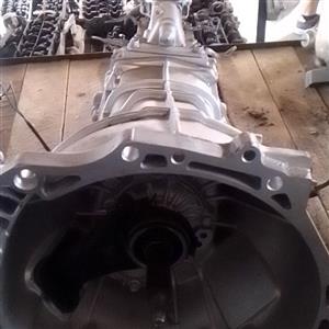 isuzu 4jx1t kb200 / kb240 manual & automatic