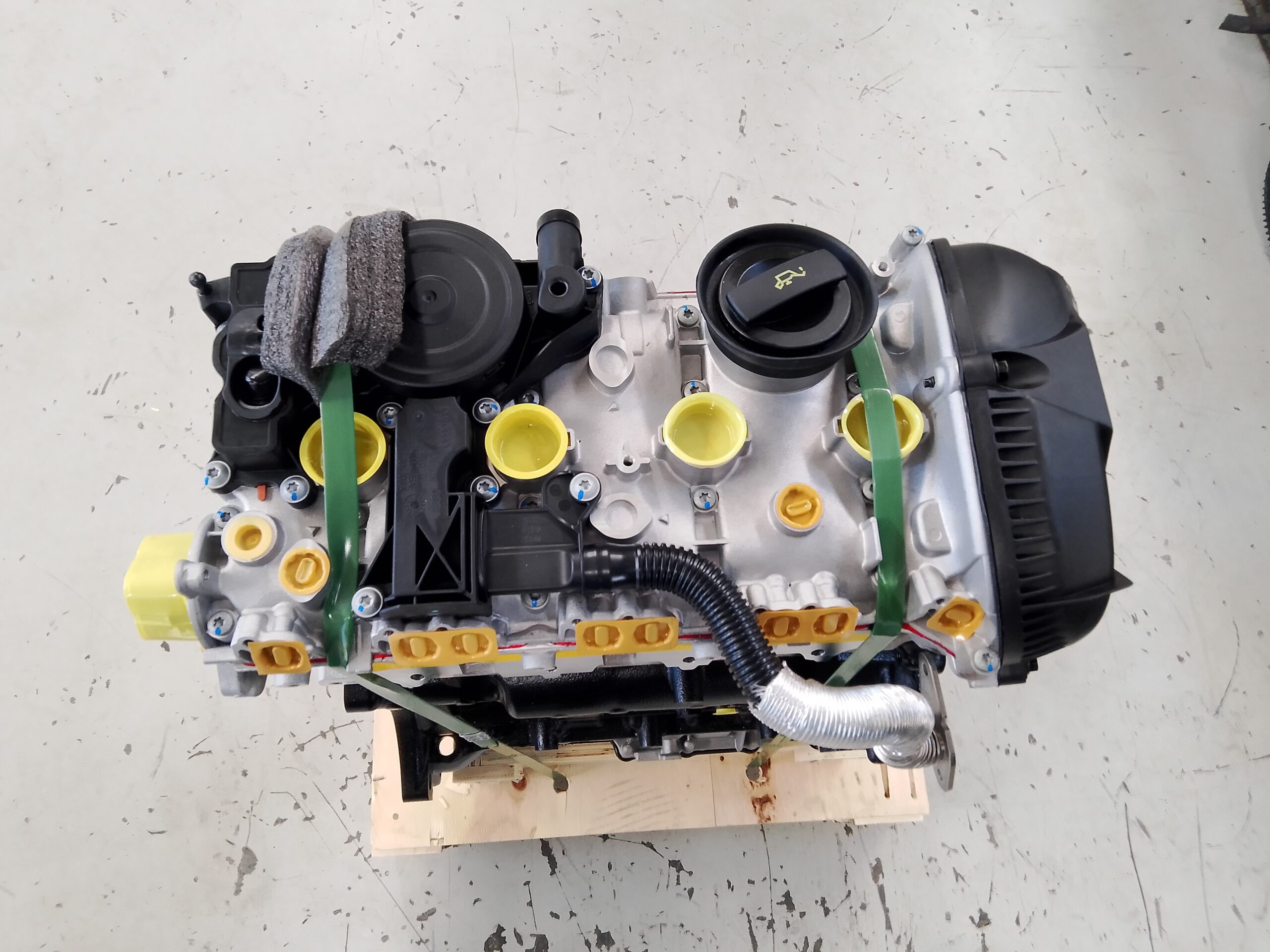 audi / vw 2.0 4 cyl tfsi petrol new head block sump (cdn)